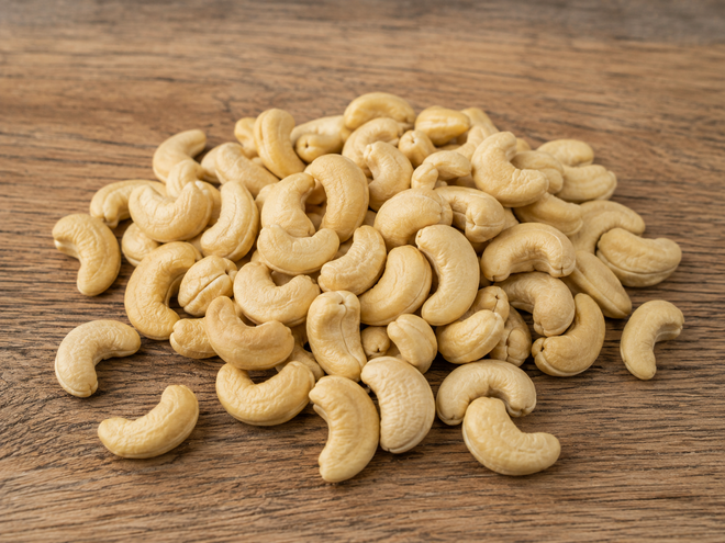 Cashews: Benefits, Calories, and Who Should Go Easy